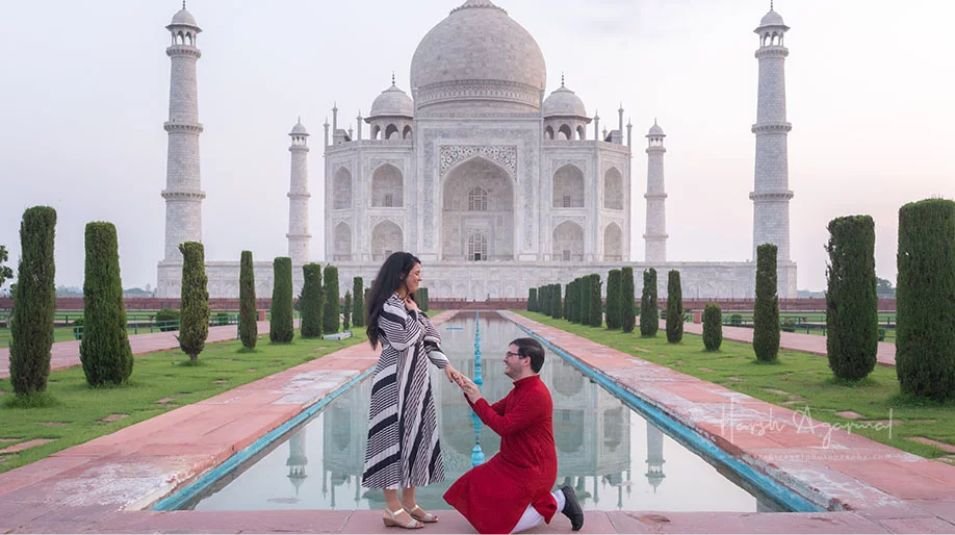 Taj Mahal at sunrise, Agra